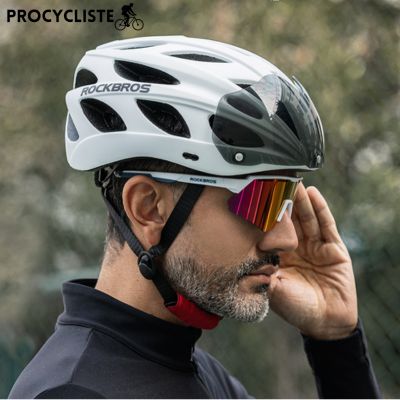 casque de vélo blanc brillant