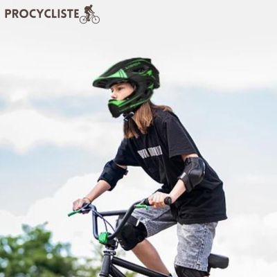 casque-vélo-enfant-noir-et-vert