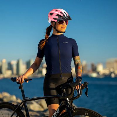 casque velo femme chic avec pare soleil